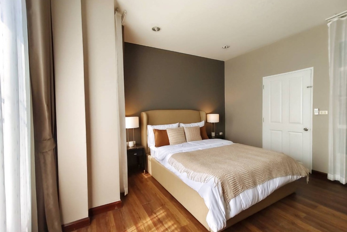 MH90  🏡 For Rent/Sale — Town Home – Baan Klang Muang (Srinakarin)