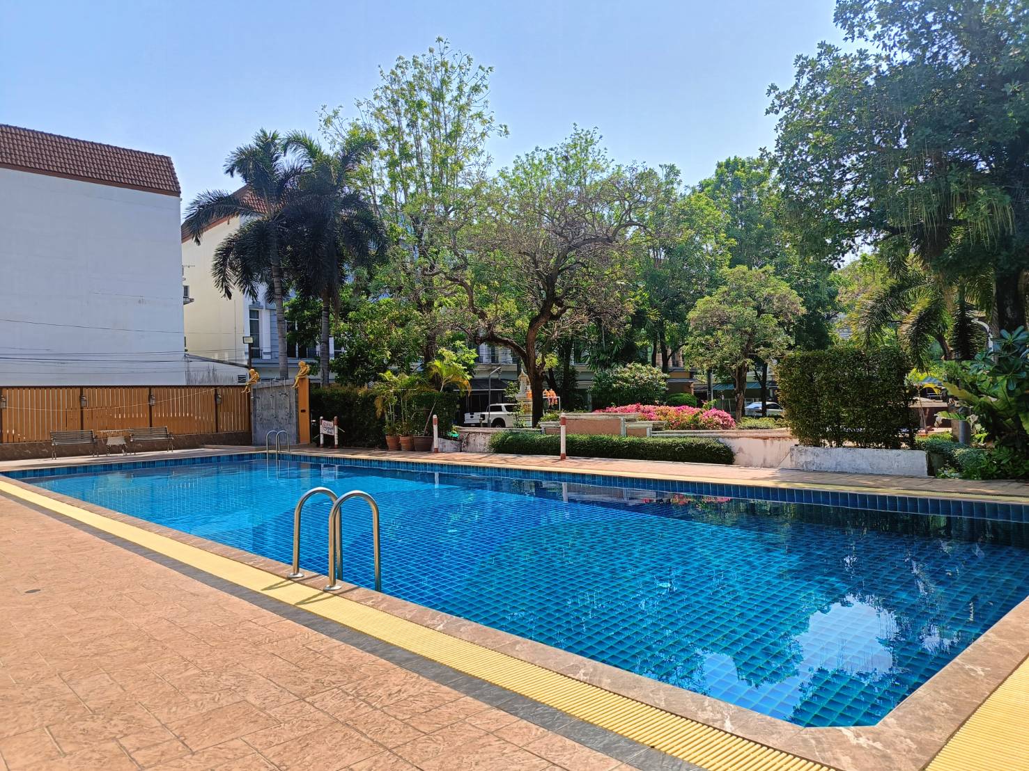 MH90  🏡 For Rent/Sale — Town Home – Baan Klang Muang (Srinakarin)