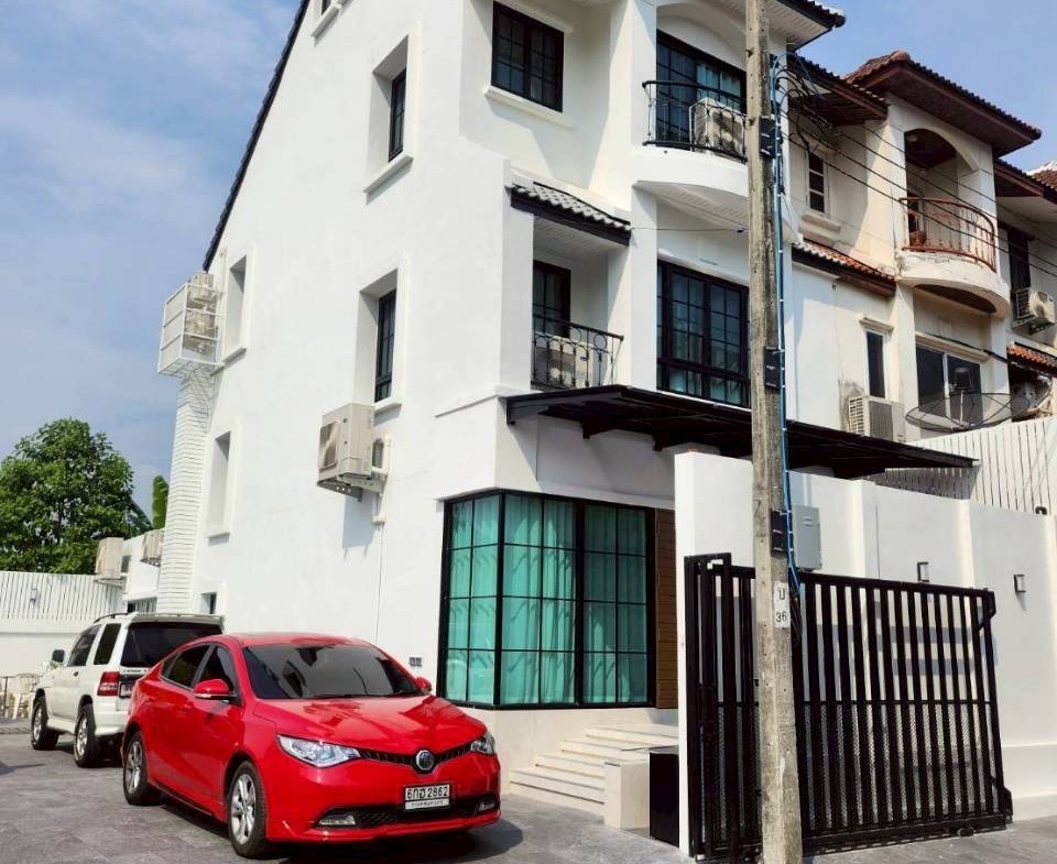 MH91  🏡 For Rent — Townhome Srinakarin 38