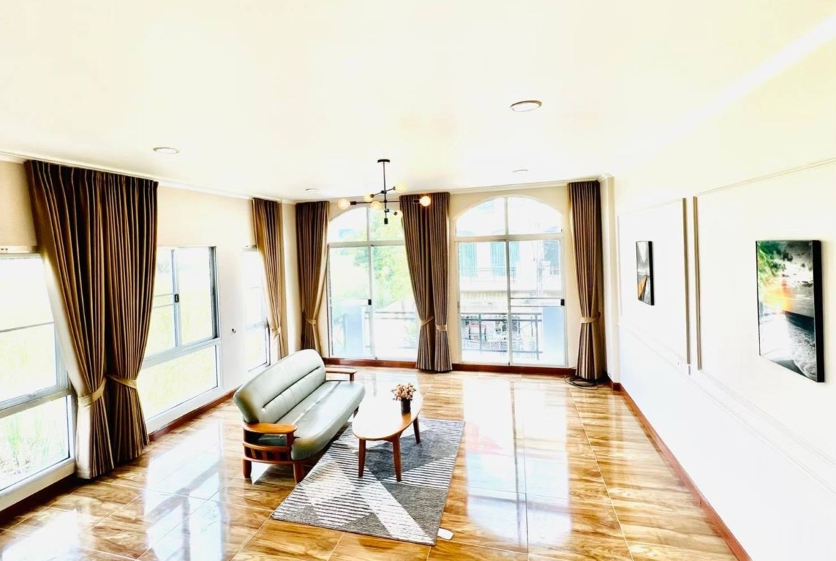 MH93  🏡 For Rent — Townhome Baan Klang Muang Srinakarin 24