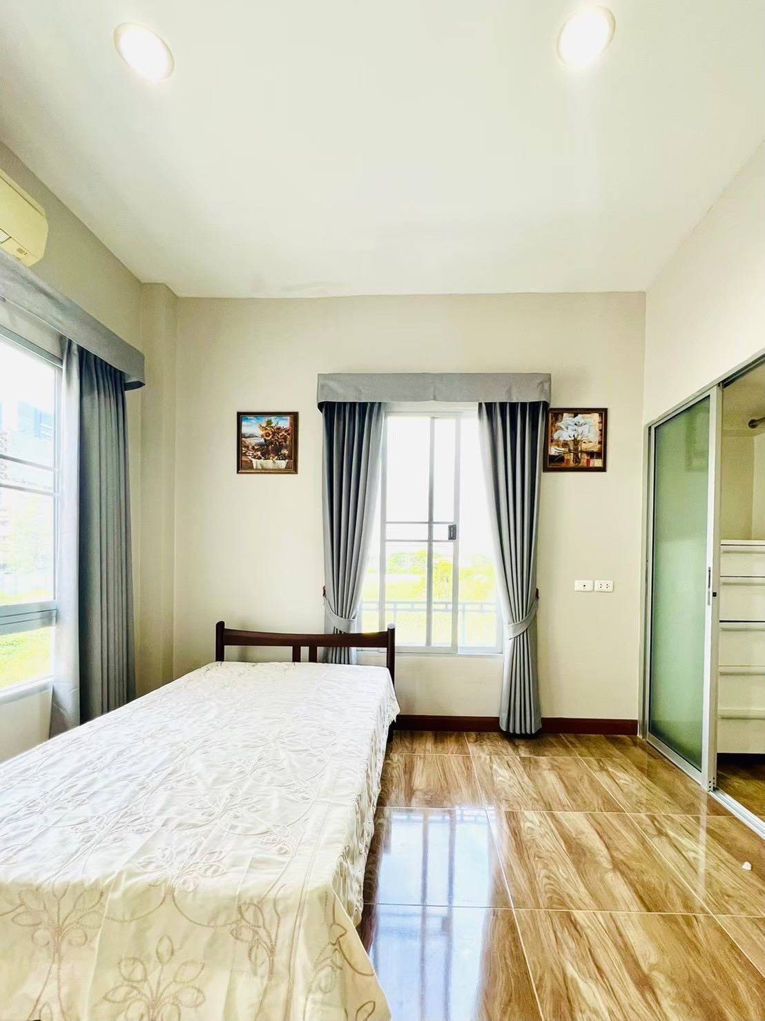 MH93  🏡 For Rent — Townhome Baan Klang Muang Srinakarin 24