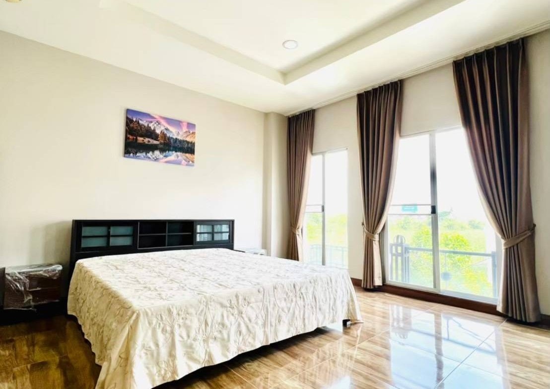 MH93  🏡 For Rent — Townhome Baan Klang Muang Srinakarin 24