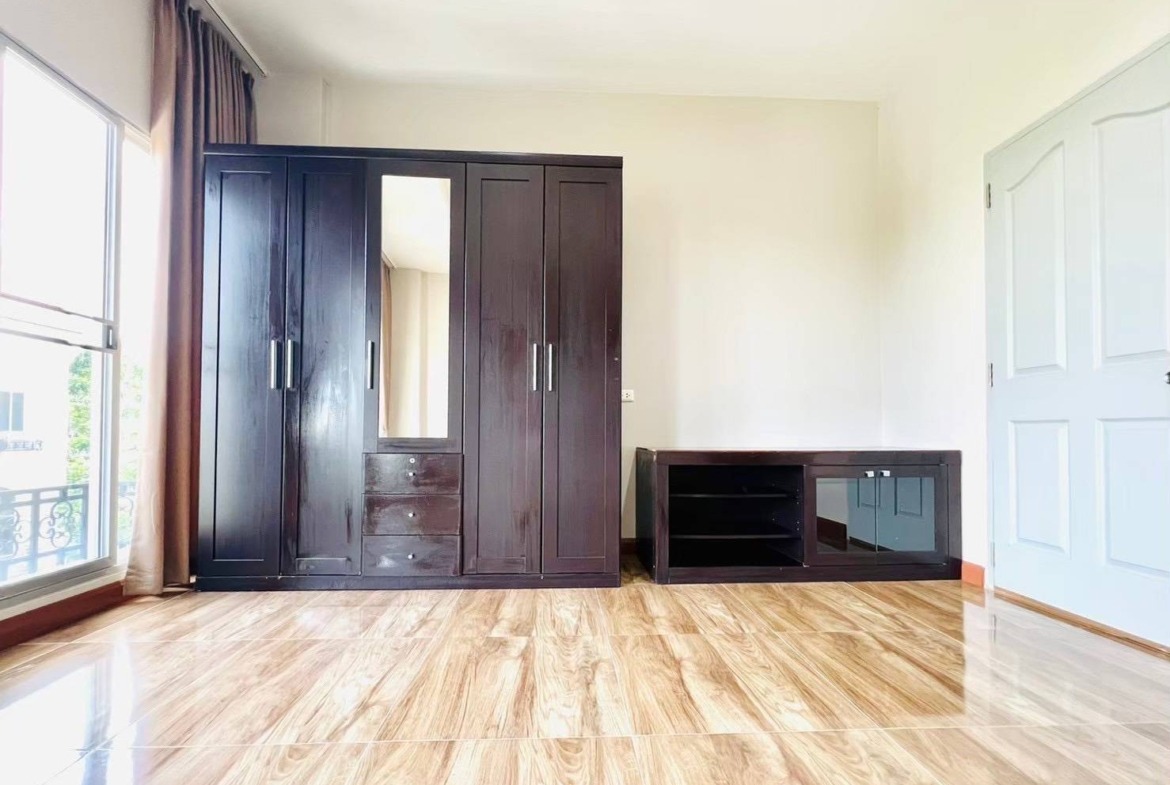 MH93  🏡 For Rent — Townhome Baan Klang Muang Srinakarin 24
