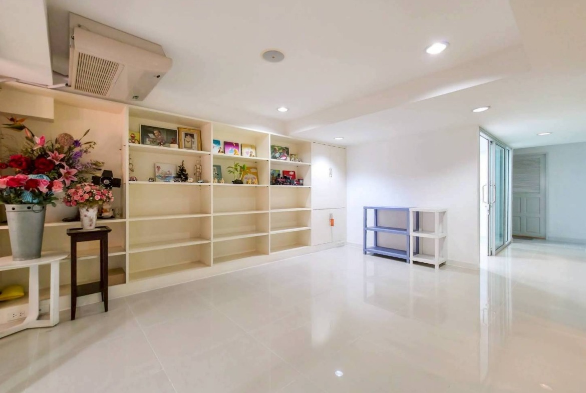 MH73  🏡 For Rent — Home office near BTS Phra Khanong and BTS On Nut