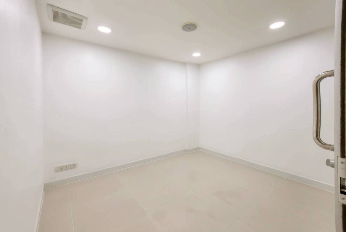 MH73  🏡 For Rent — Home office near BTS Phra Khanong and BTS On Nut