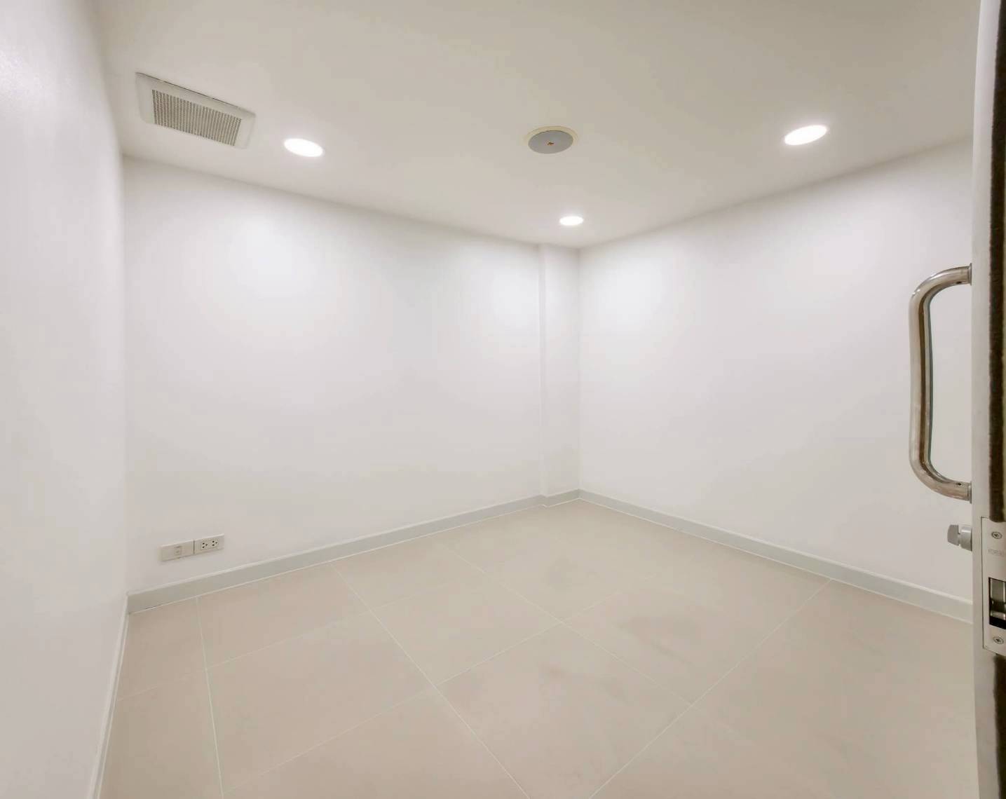 MH73  🏡 For Rent — Home office near BTS Phra Khanong and BTS On Nut