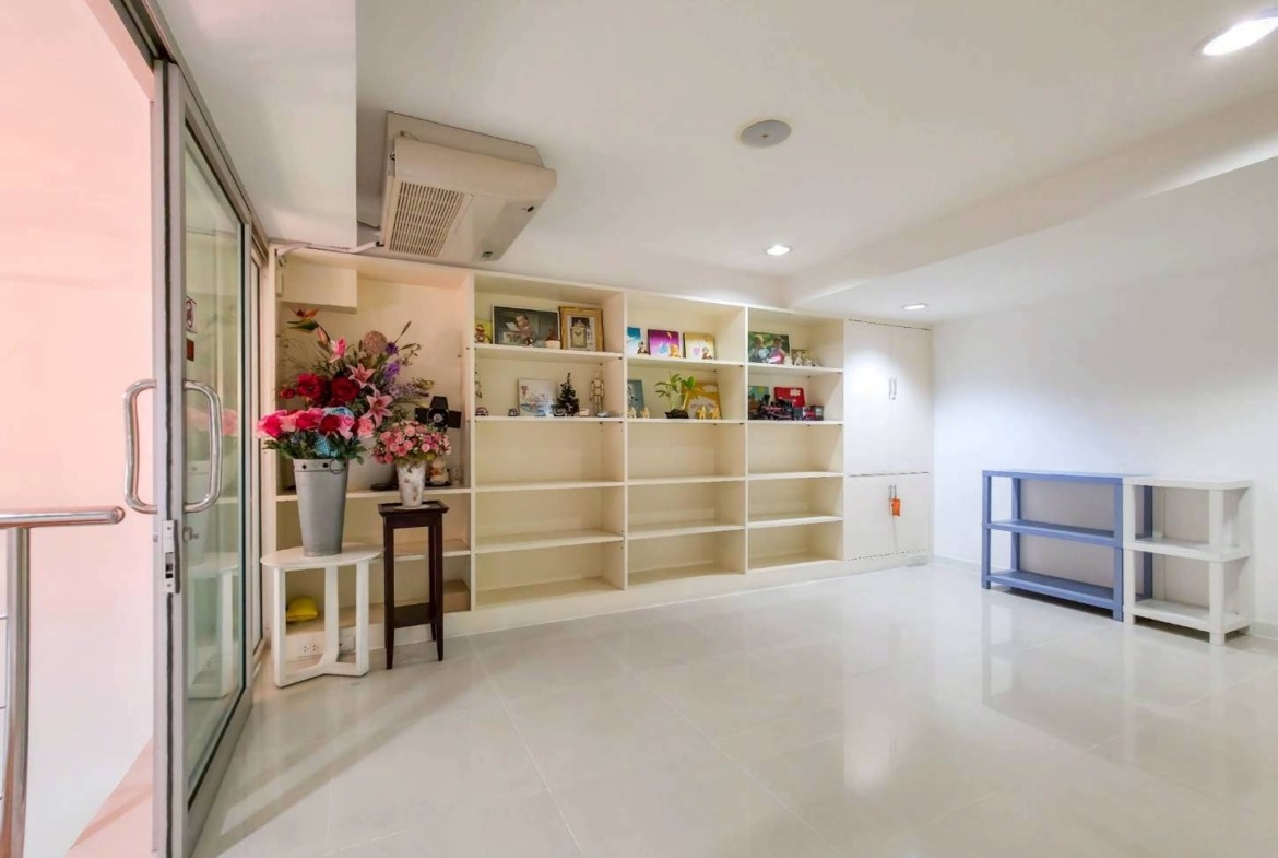 MH73  🏡 For Rent — Home office near BTS Phra Khanong and BTS On Nut