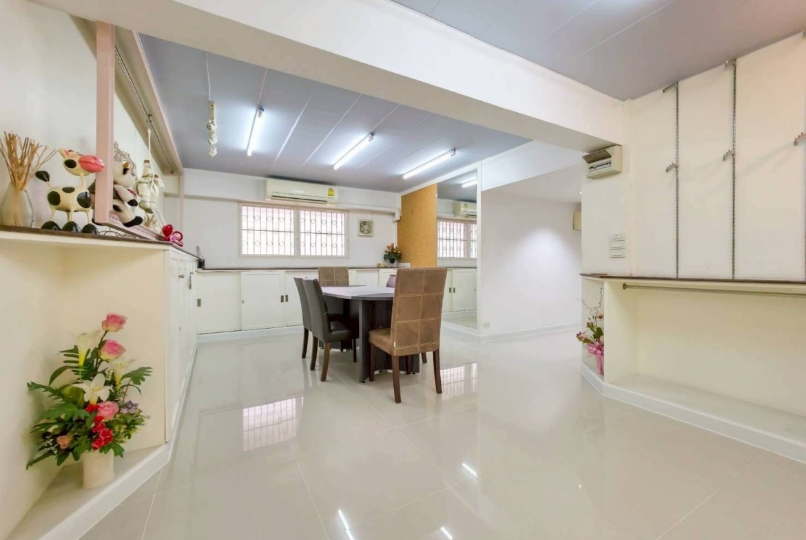 MH73  🏡 For Rent — Home office near BTS Phra Khanong and BTS On Nut