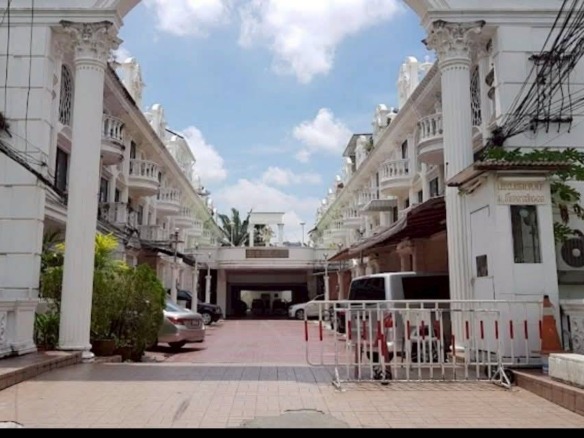 MH68  🏡 For Rent — Home office Thonglor