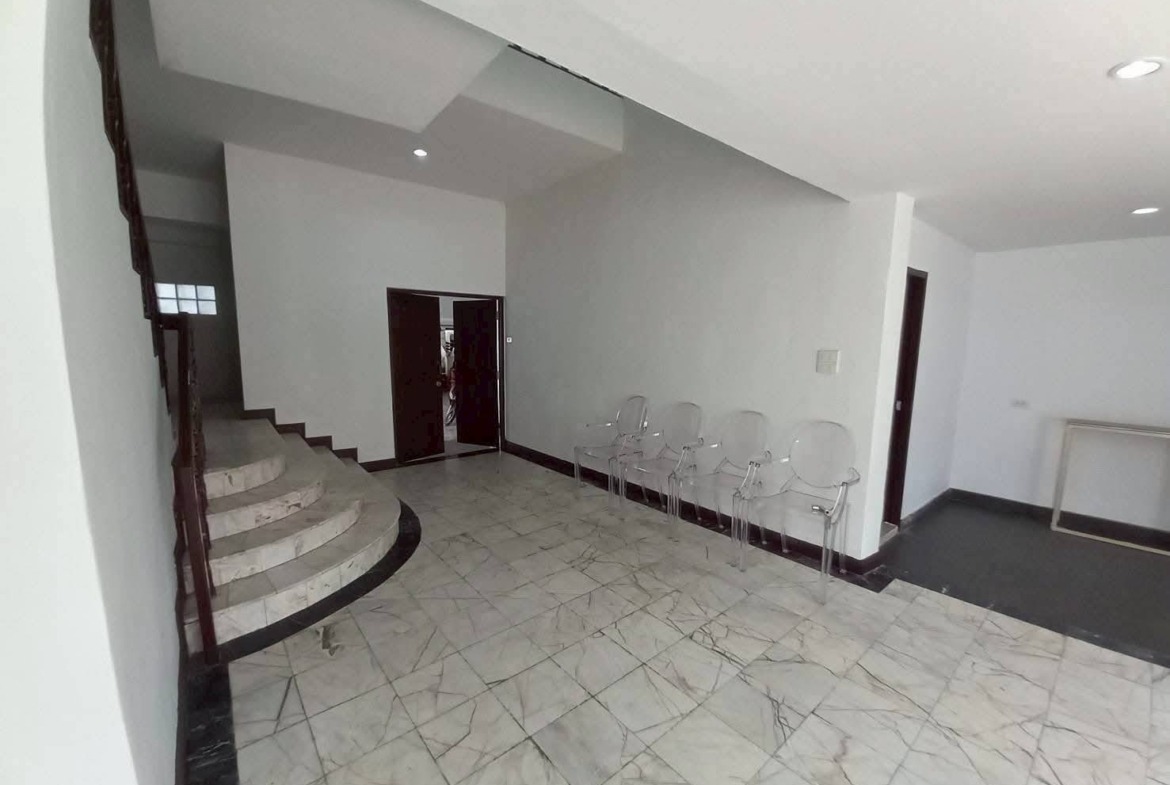 MH68  🏡 For Rent — Home office Thonglor