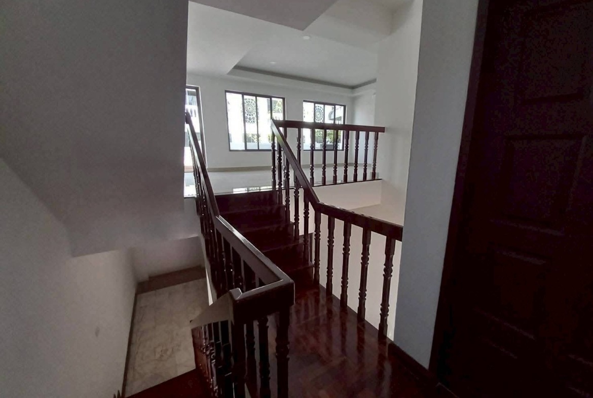 MH68  🏡 For Rent — Home office Thonglor