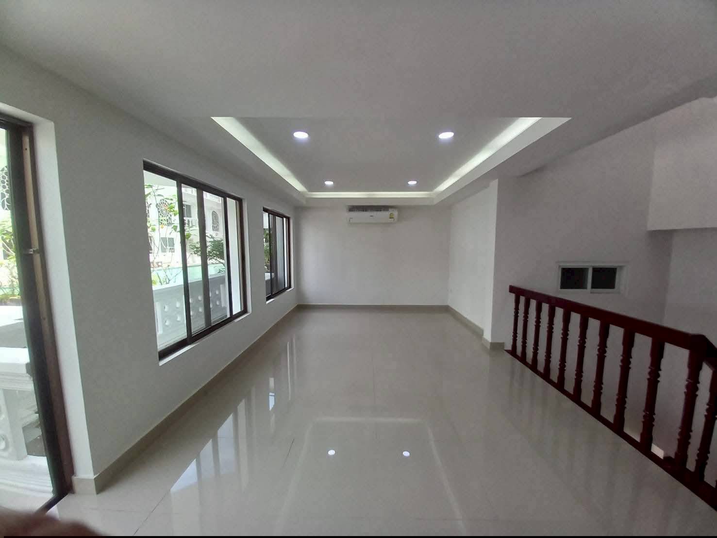 MH68  🏡 For Rent — Home office Thonglor
