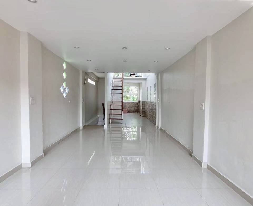MH67  🏡 For Rent — Four-story commercial building, Samrong