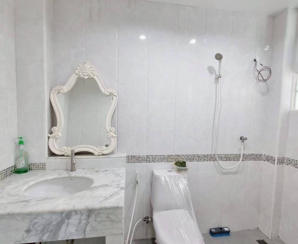 MH67  🏡 For Rent — Four-story commercial building, Samrong