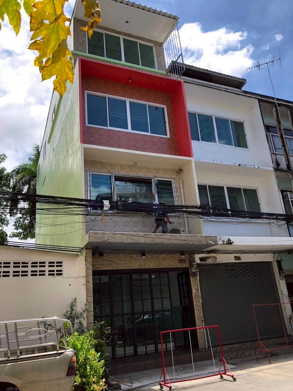 MH67  🏡 For Rent — Four-story commercial building, Samrong