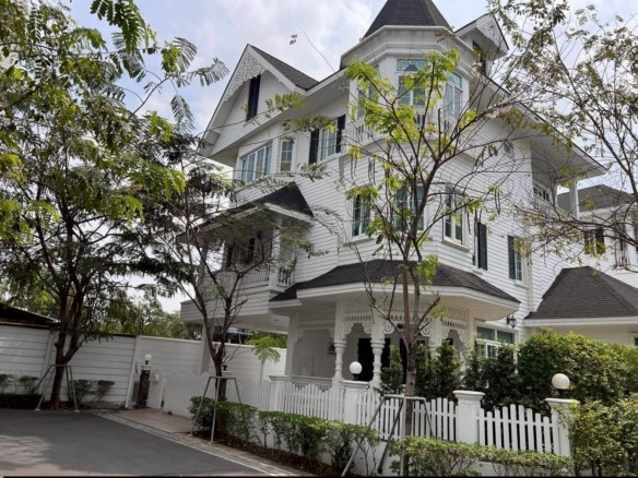 MH66  🏡 For Rent — Detached House next to the Yellow Line BTS