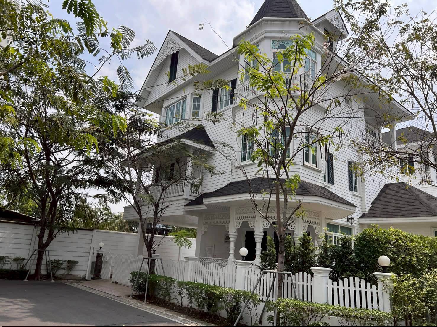 MH66  🏡 For Rent — Detached House next to the Yellow Line BTS