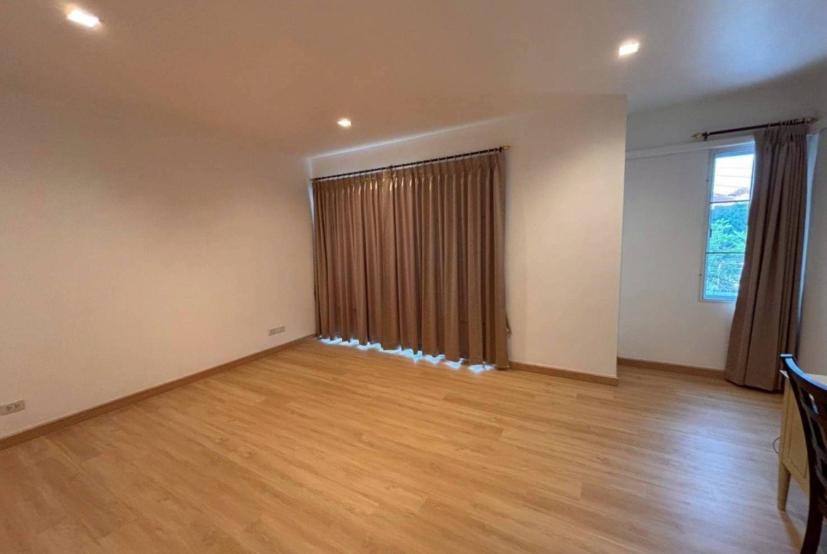 MH51  🏡 For Rent — Home Office On Nut 68