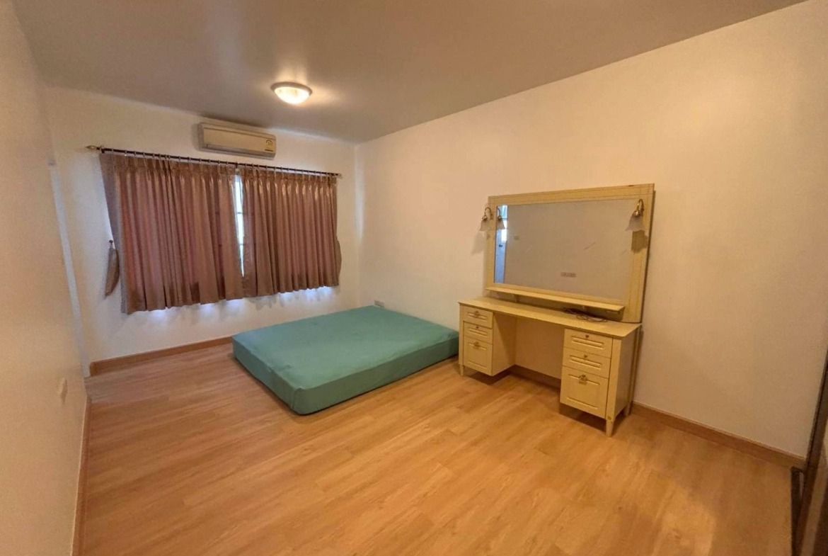MH51  🏡 For Rent — Home Office On Nut 68