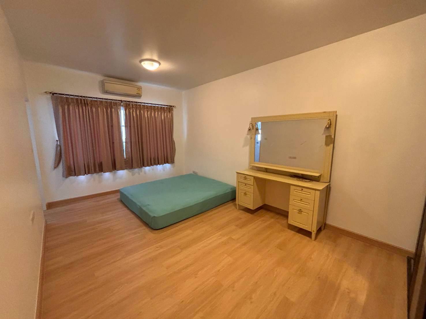 MH51  🏡 For Rent — Home Office On Nut 68