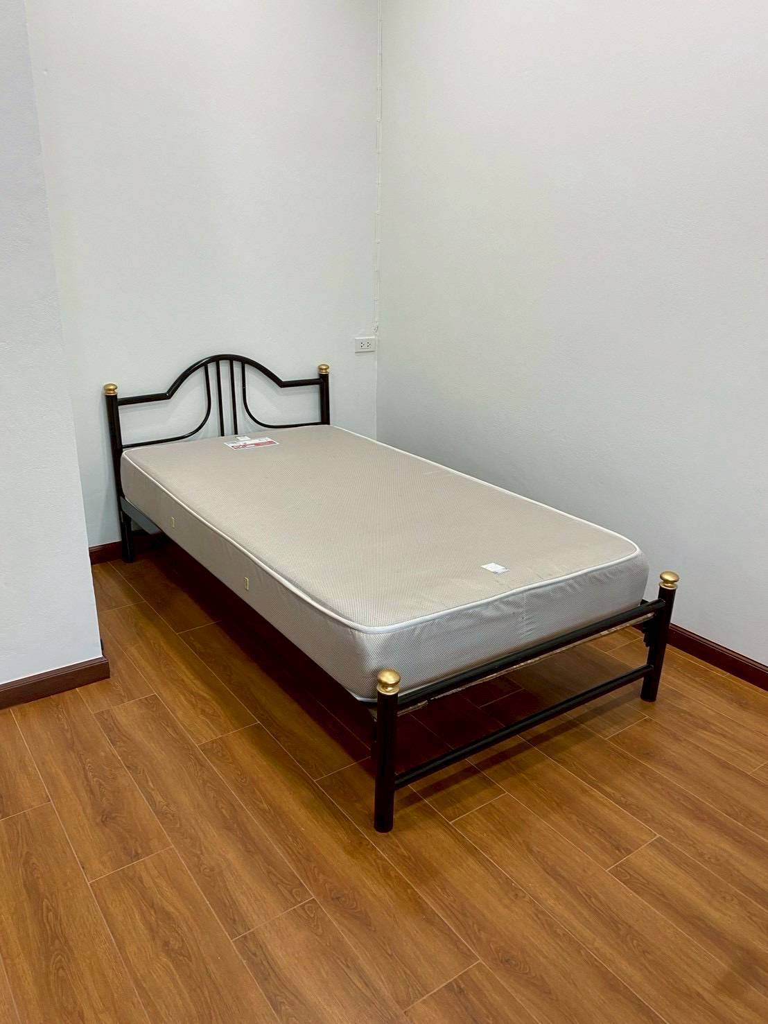 MH47  🏡 For Rent — Home Office near MRT Yellow Line