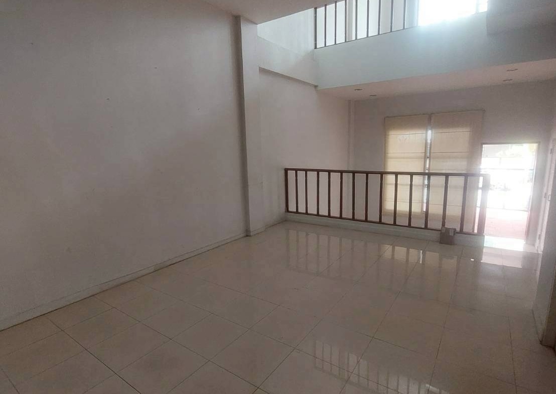 MH38  🏡 For Rent — Home Office near MRT Yellow Line