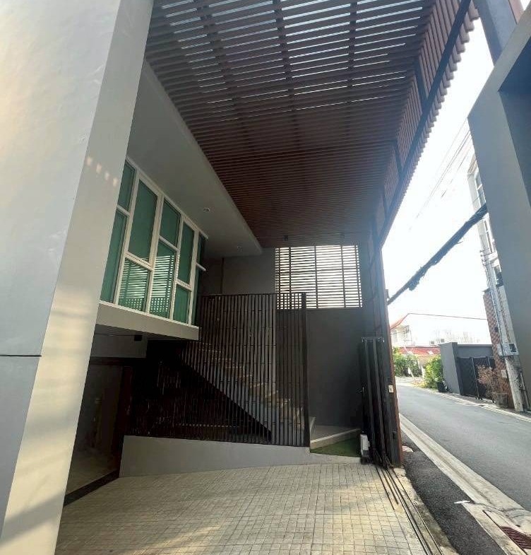 MH33 🏡 For Rent — Townhome Sukumvit 101/1 near BTS Green line