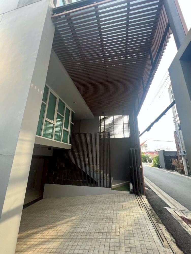 MH33 🏡 For Rent — Townhome Sukumvit 101/1 near BTS Green line