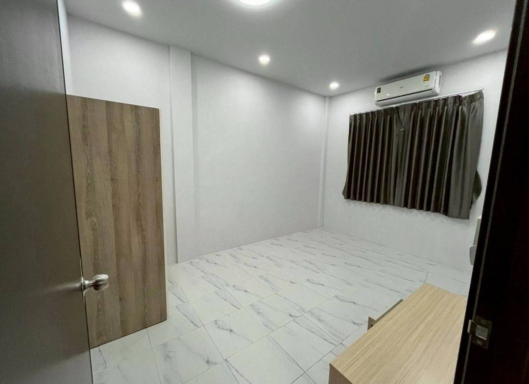 MH32 🏡 For Rent — Townhome Bearing near BTS Green line