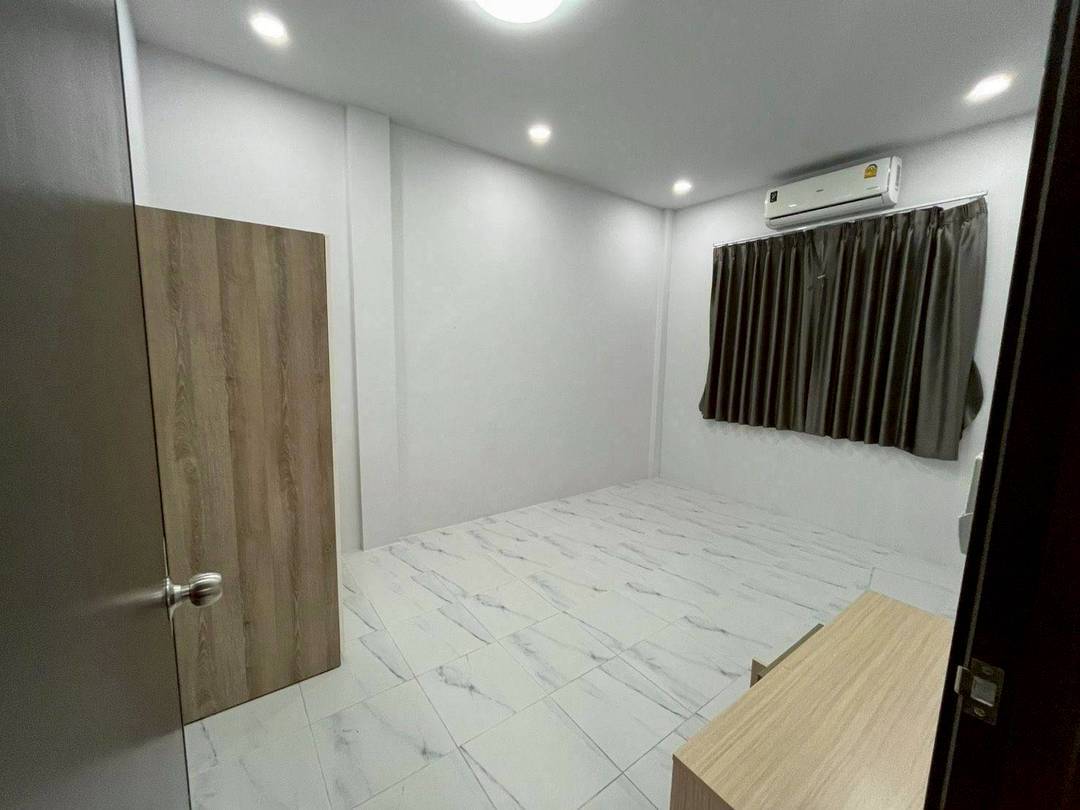 MH32 🏡 For Rent — Townhome Bearing near BTS Green line