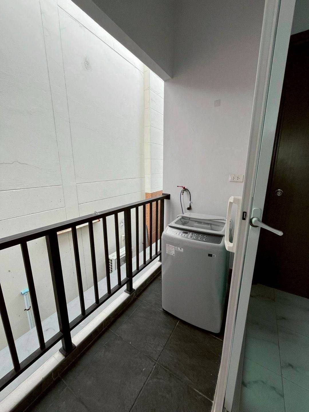 MH32 🏡 For Rent — Townhome Bearing near BTS Green line