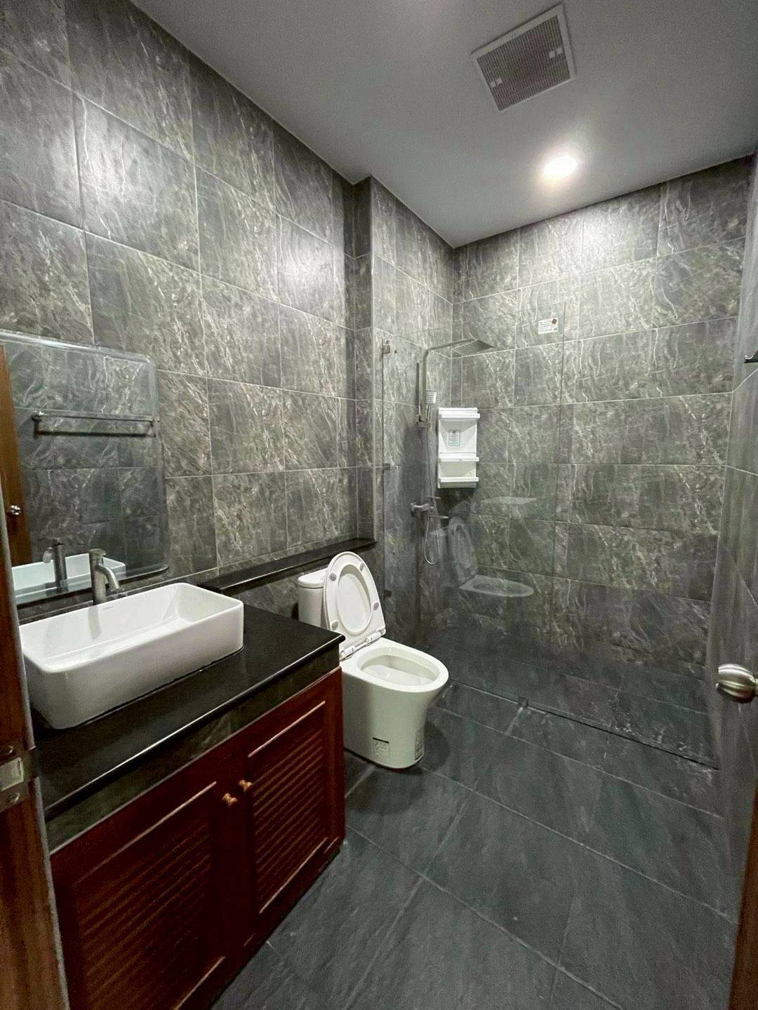 MH32 🏡 For Rent — Townhome Bearing near BTS Green line