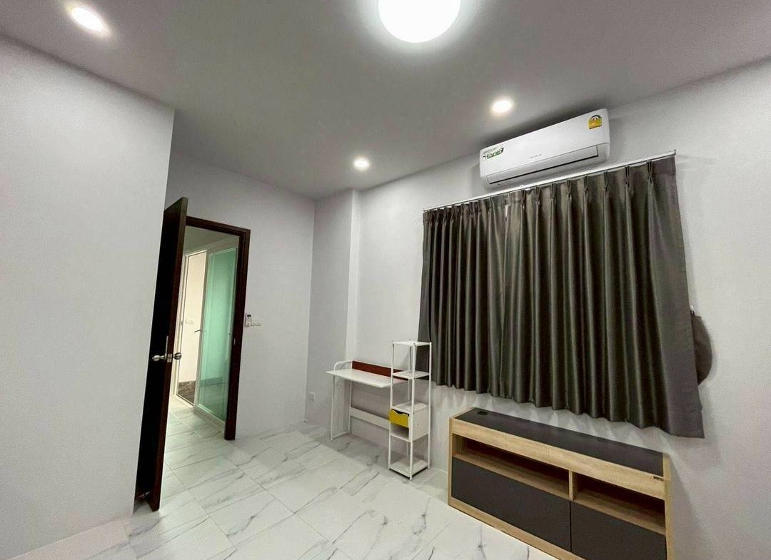 MH32 🏡 For Rent — Townhome Bearing near BTS Green line