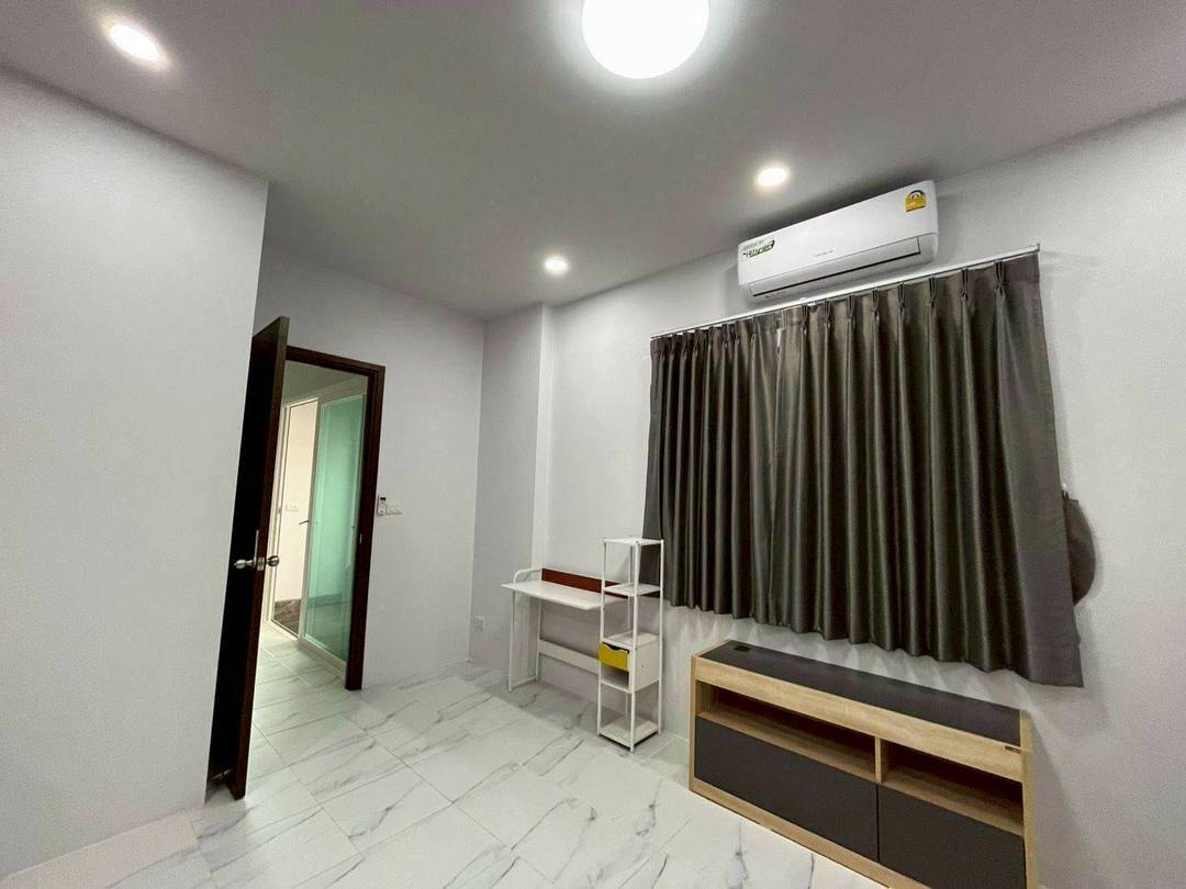 MH32 🏡 For Rent — Townhome Bearing near BTS Green line
