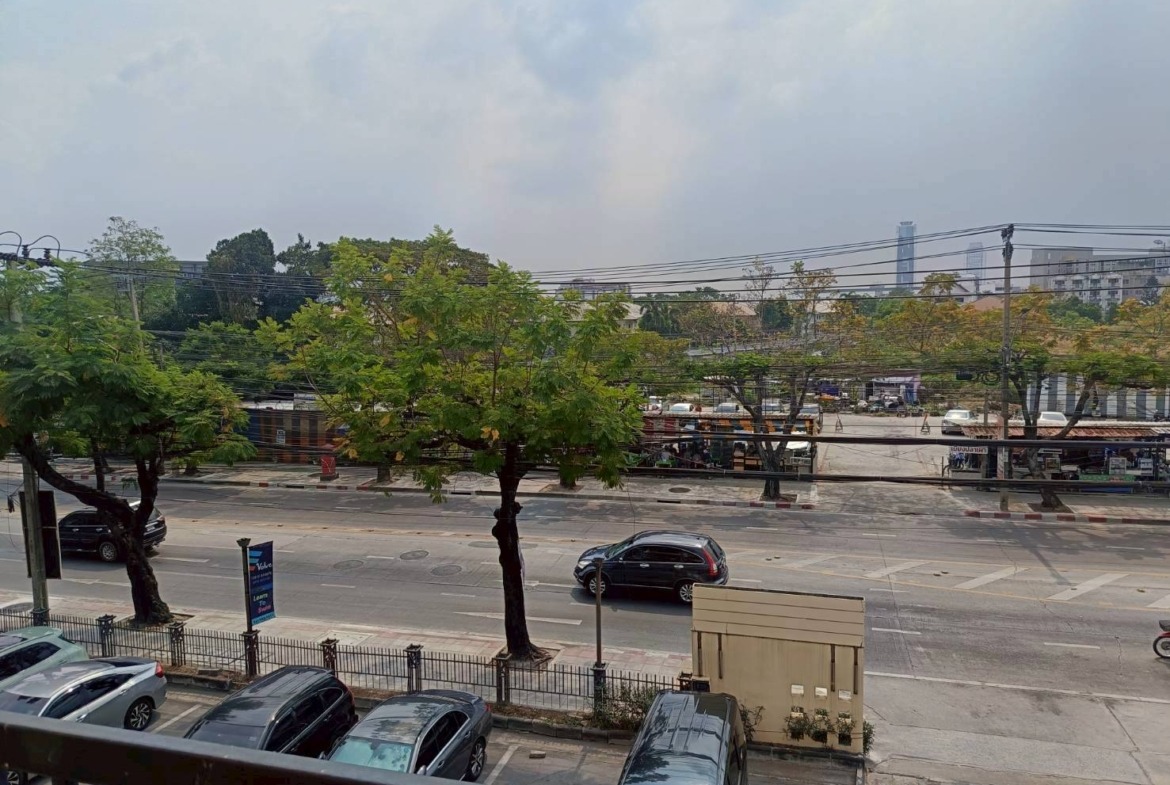 MH23 🏡 For Rent — Townhome on Chalerm Phra Kiat Road