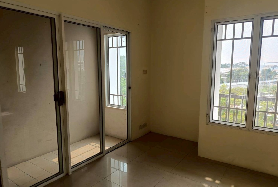 MH23 🏡 For Rent — Townhome on Chalerm Phra Kiat Road