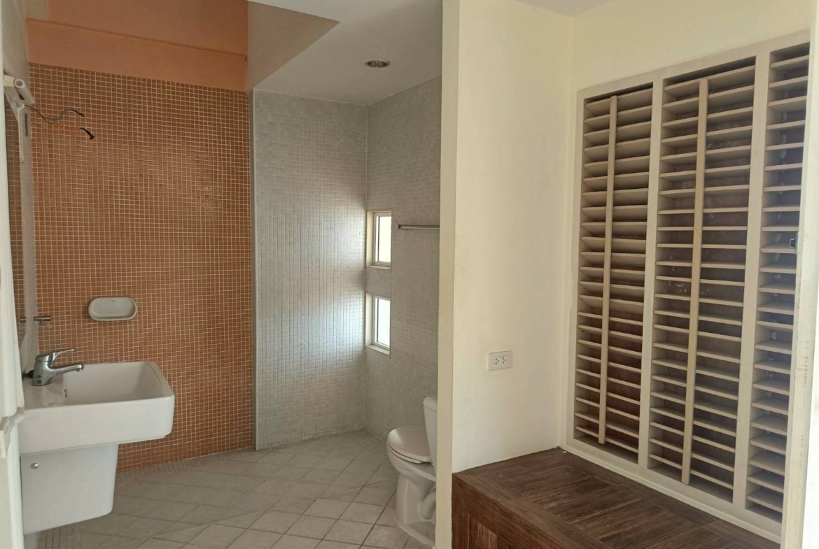 MH23 🏡 For Rent — Townhome on Chalerm Phra Kiat Road