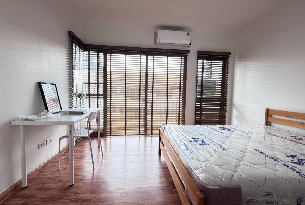 MH65  🏡 For Rent — Home Office near BTS Bang Chak Station