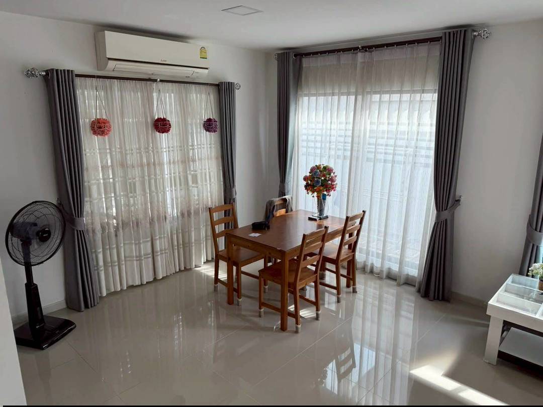 MHA108 🏡 For Rent — Townhome Soi Phatthanakan 38