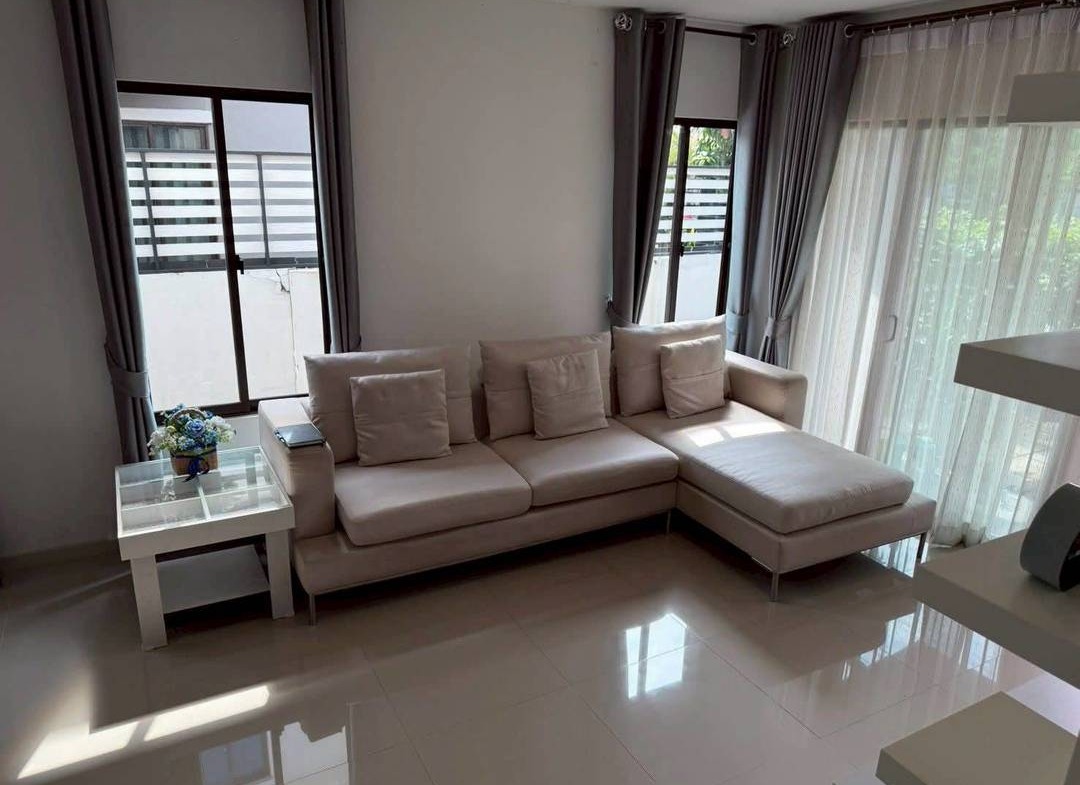 MHA108 🏡 For Rent — Townhome Soi Phatthanakan 38