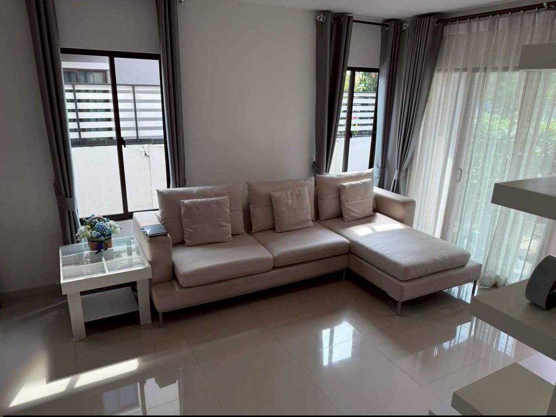 MHA108 🏡 For Rent — Townhome Soi Phatthanakan 38