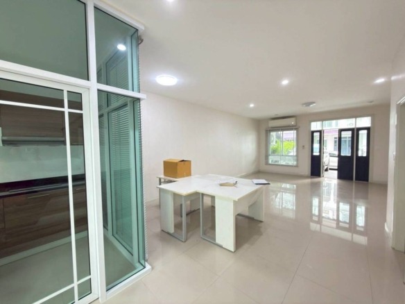 MH110 🏡 For Rent — Townhome Sukhumvit 62