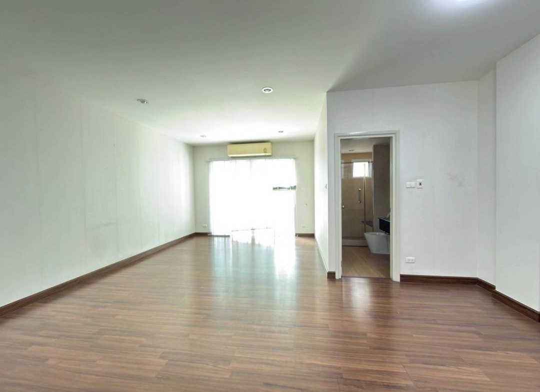 MH110 🏡 For Rent — Townhome Sukhumvit 62