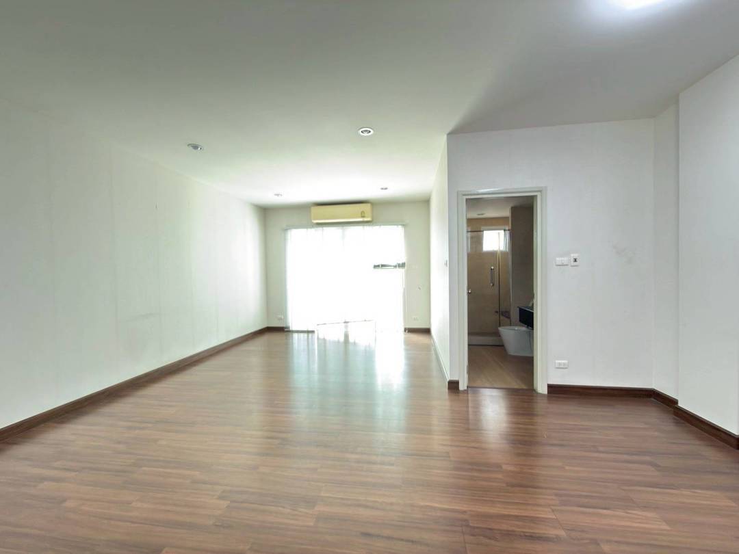 MH110 🏡 For Rent — Townhome Sukhumvit 62
