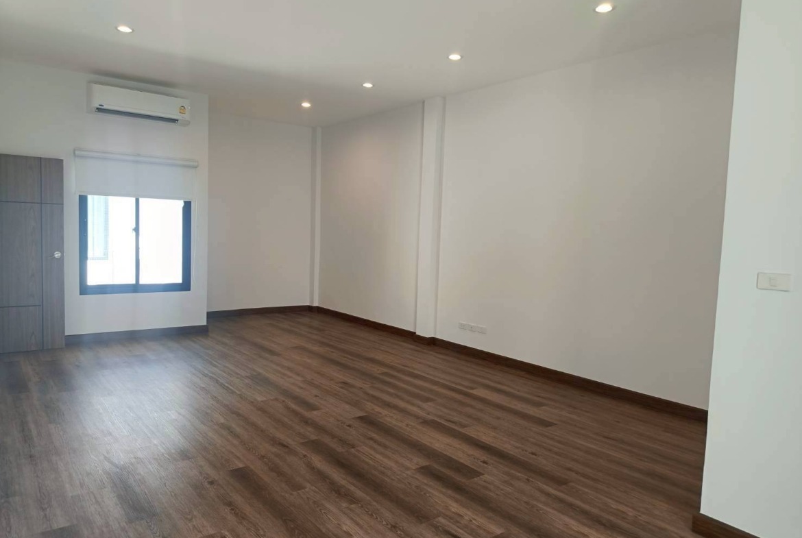 MH22 🏡 For Rent — Townhome on Udomsuk 39