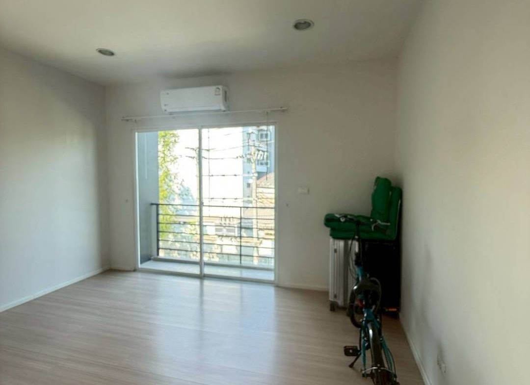 MHA105 🏡 For Rent — Townhome in Sukumvit 77 (On Nut)