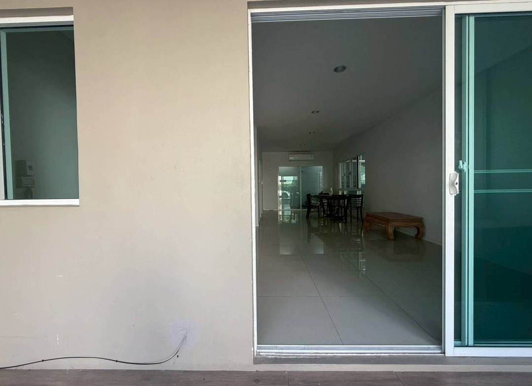 MHA105 🏡 For Rent — Townhome in Sukumvit 77 (On Nut)