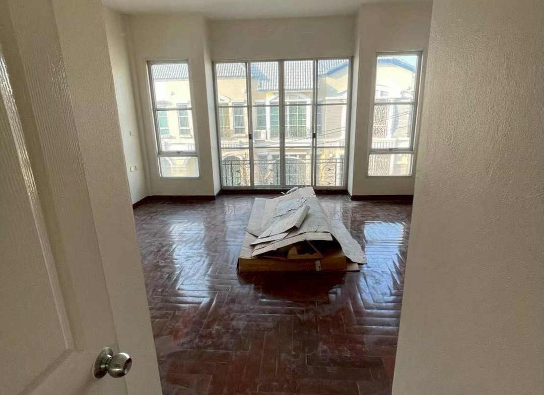 MH106 🏡 For Rent — Home Office in Muang Klang Village