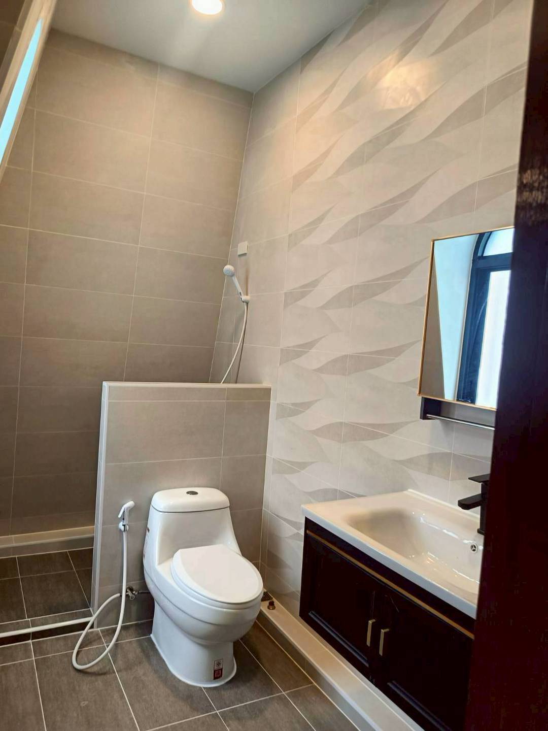 MH113 🏡 For Rent — Home Office near the MRT Yellow Line, Srinakarin