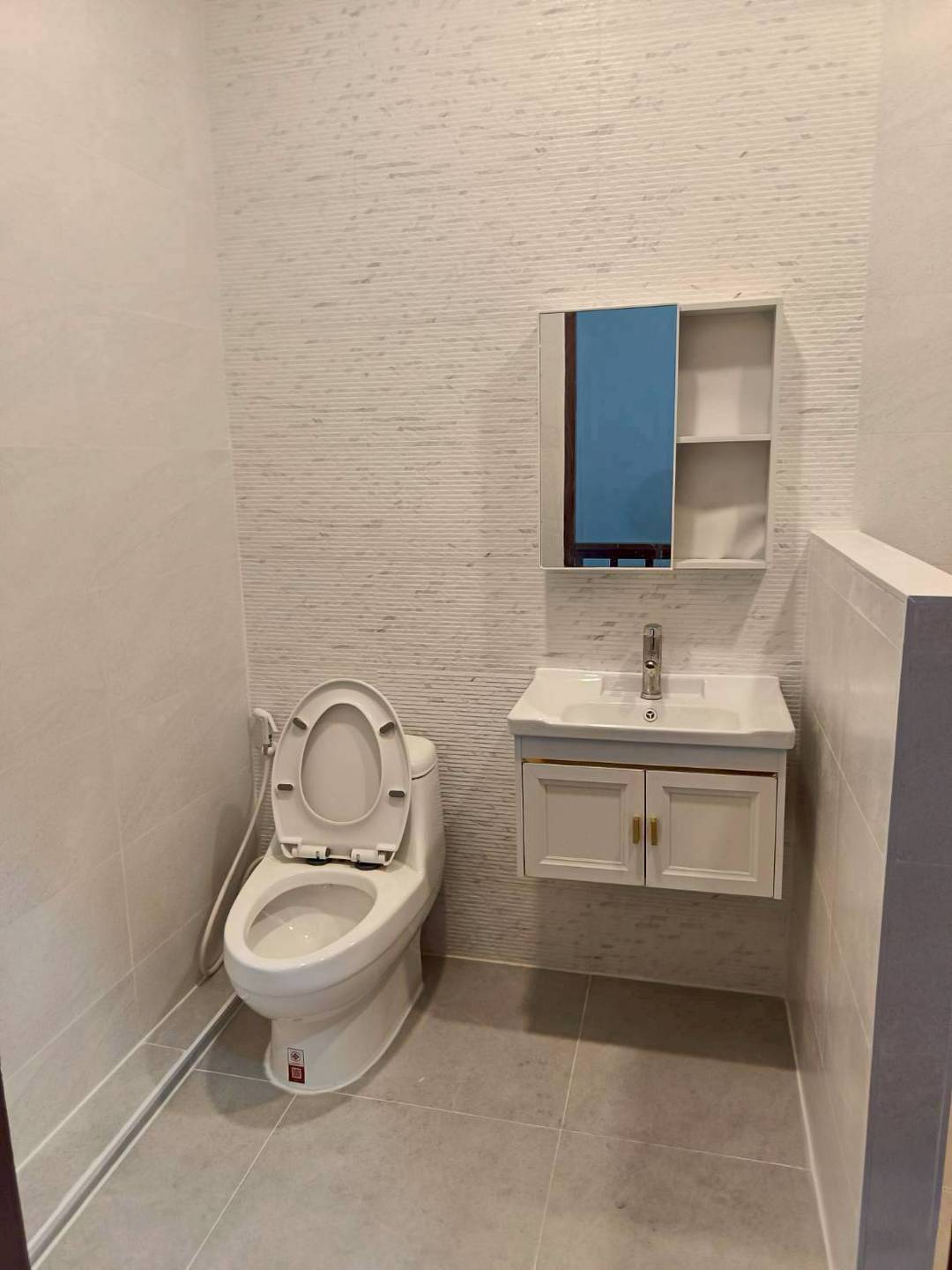 MH113 🏡 For Rent — Home Office near the MRT Yellow Line, Srinakarin